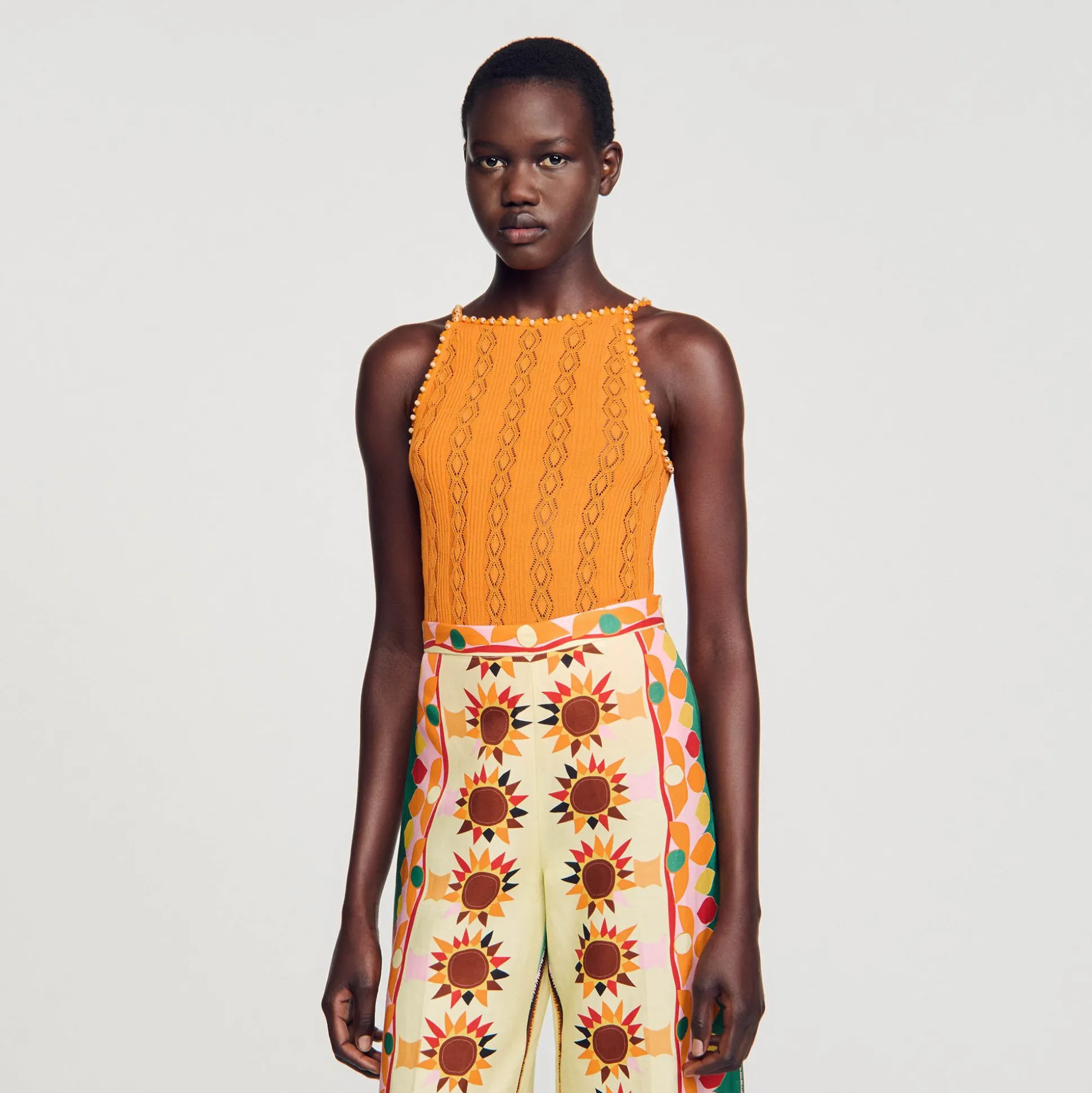 top_de_malha_com_strass_3-1.webp Sandro Paris Top De Malha Com Strass-Mulheres Suéteres E Cardigans