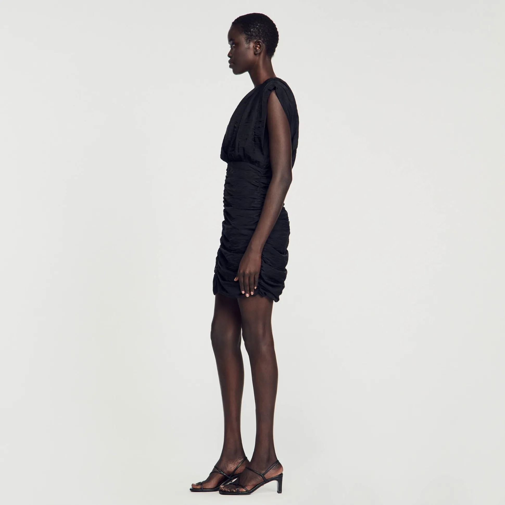 vestido_curto_drapeado_5-1.webp Sandro Paris Vestido Curto Drapeado-Mulheres Vestidos